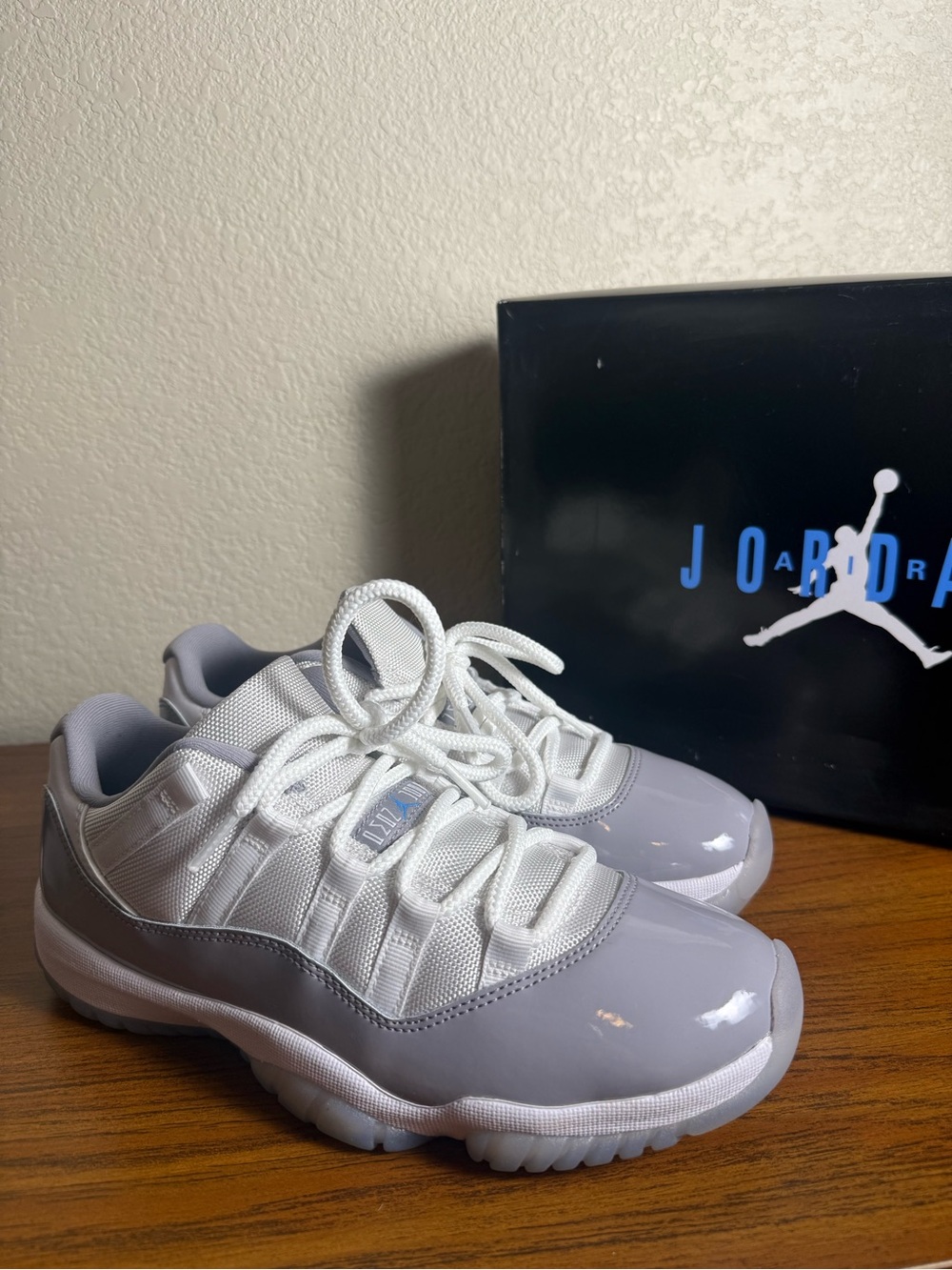 Jordan 11 retro cement grey